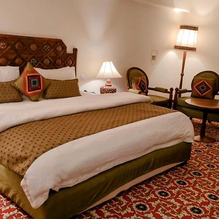 Quetta Serena Hotel エクステリア 写真
