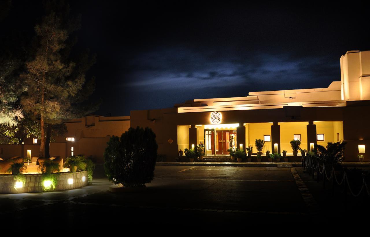 Quetta Serena Hotel エクステリア 写真