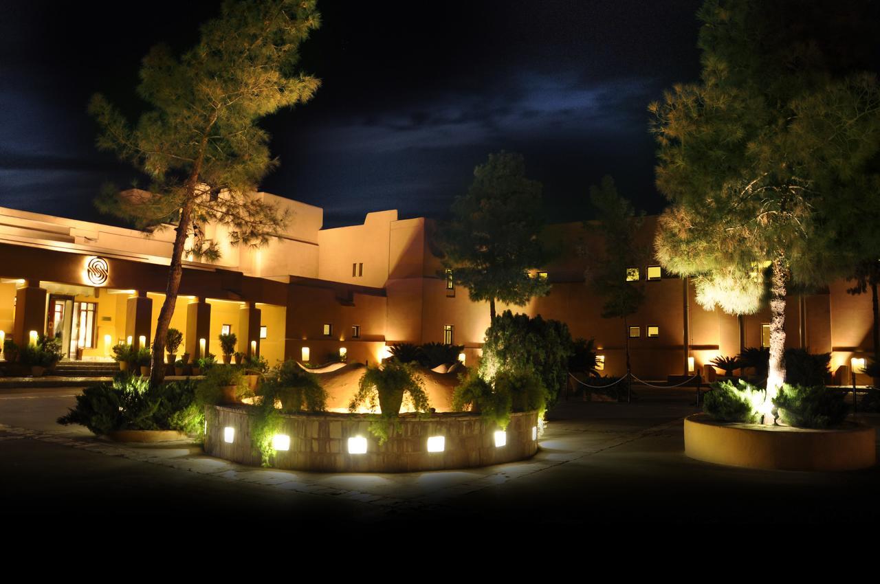 Quetta Serena Hotel エクステリア 写真