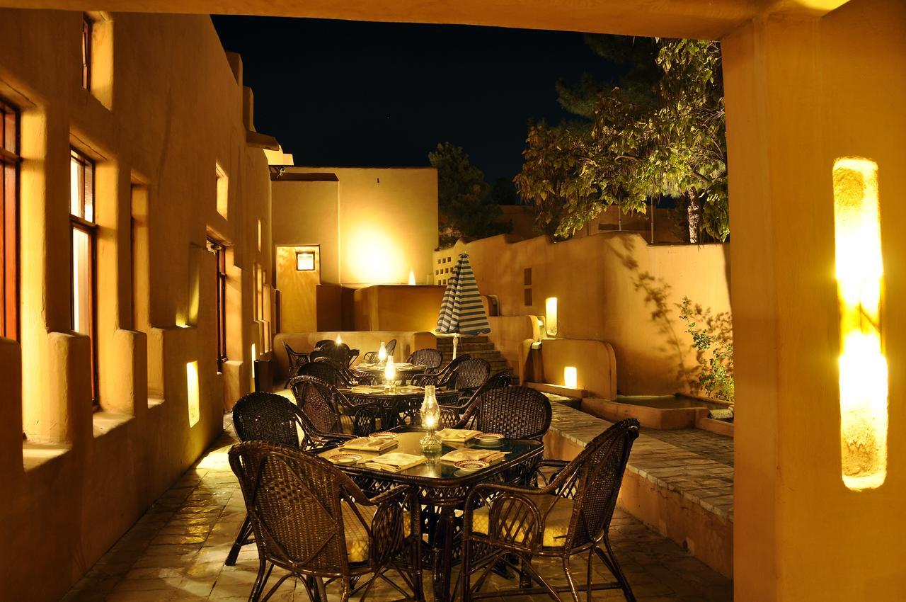 Quetta Serena Hotel エクステリア 写真